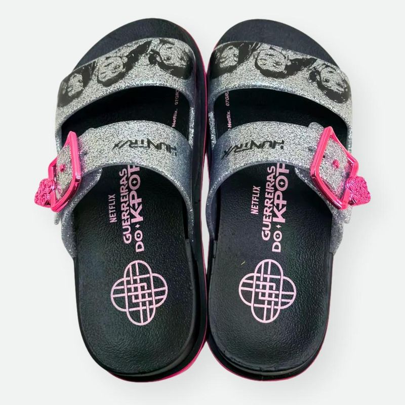 D_NQ_NP_2X_614482-MLB116132943015_082026-F-chinelo-slide-infantil-guerreiras-kpop-grendene-kids-leve_clipped_rev_1.jpeg